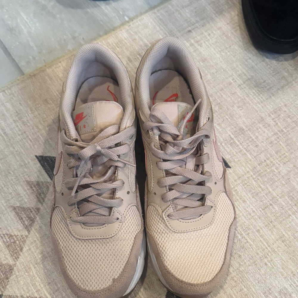 Nike Women's Beige and Red Sneakers